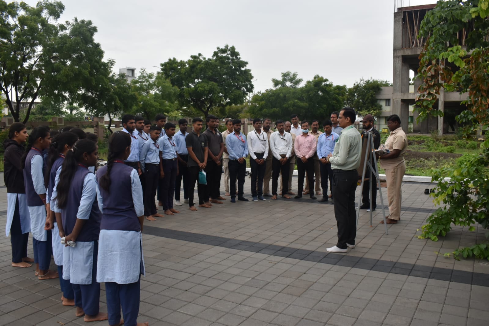 स्वच्छतेतून लोकसेवेचा संदेश; कृषि उद्योग मूल शिक्षण संस्थेचा स्तुत्य उपक्रम